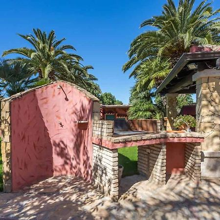 Villa Flumini Флумини ди Куарту Екстериор снимка