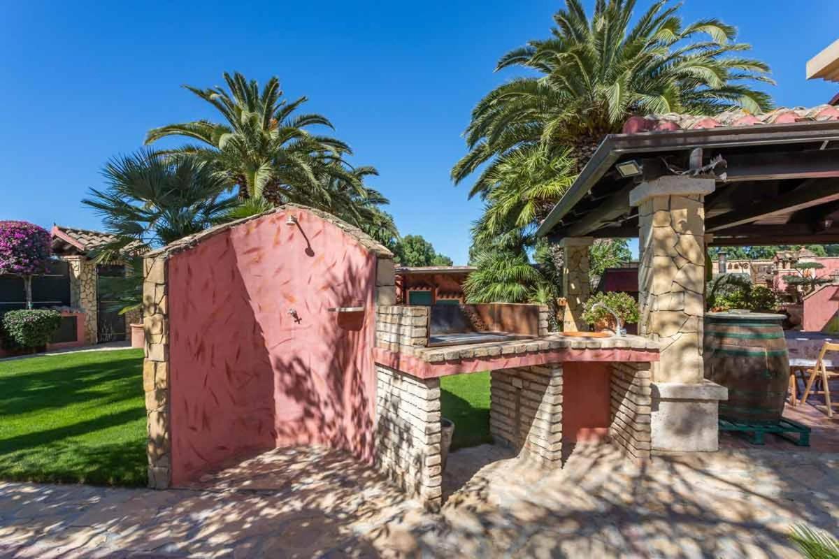 Villa Flumini Флумини ди Куарту Екстериор снимка