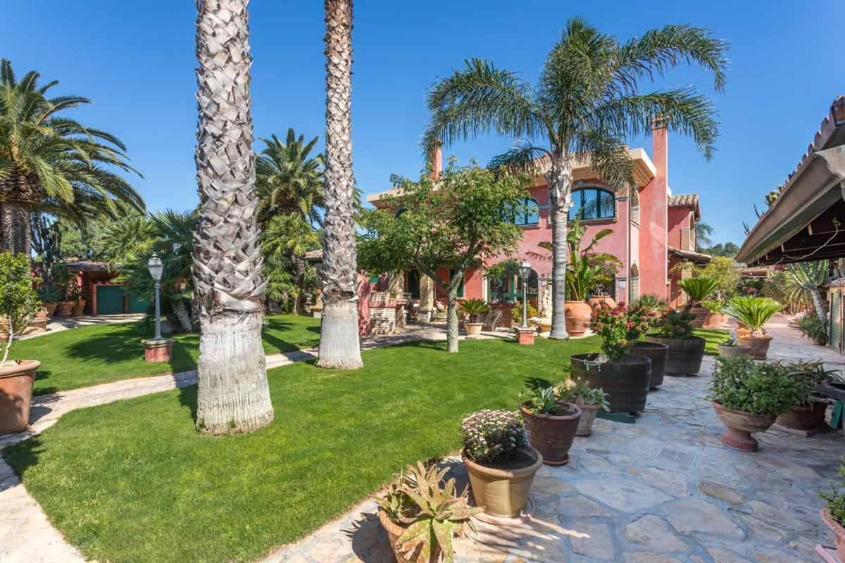 Villa Flumini Флумини ди Куарту Екстериор снимка