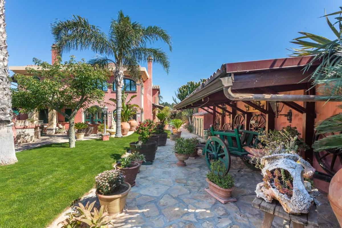 Villa Flumini Флумини ди Куарту Екстериор снимка