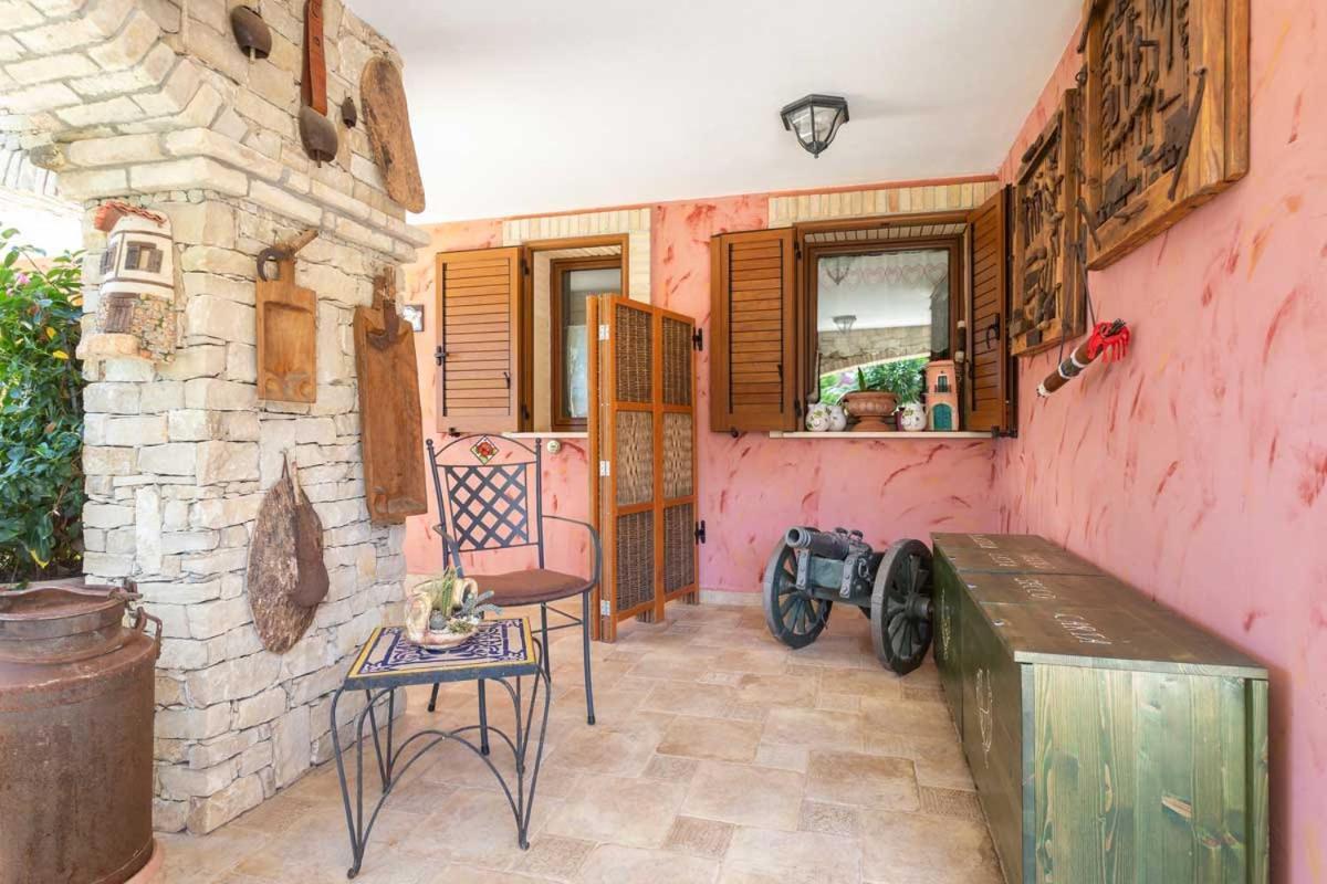 Villa Flumini Флумини ди Куарту Екстериор снимка