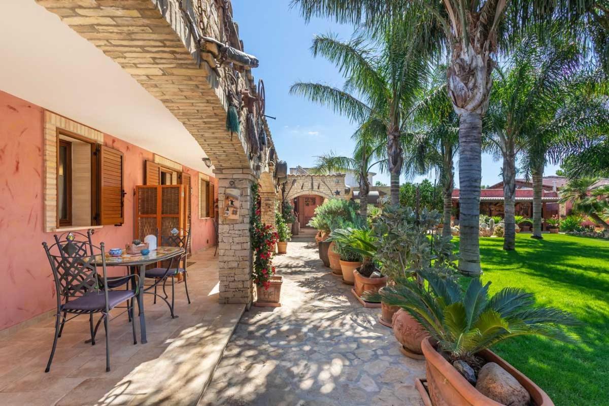 Villa Flumini Флумини ди Куарту Екстериор снимка