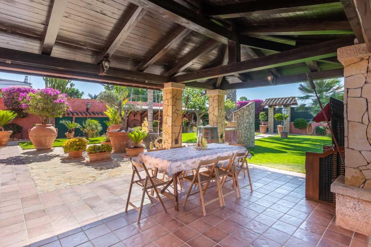 Villa Flumini Флумини ди Куарту Екстериор снимка