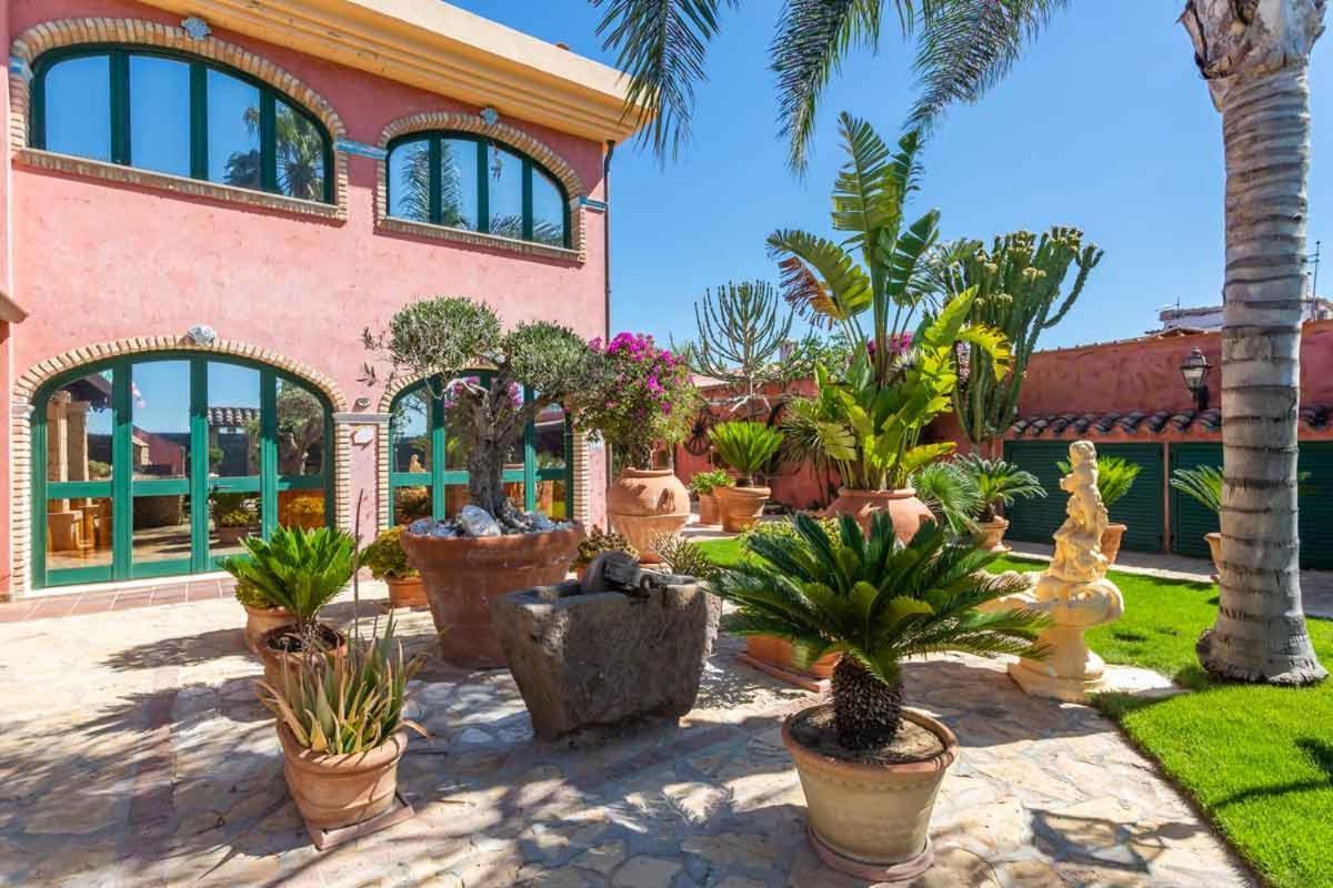 Villa Flumini Флумини ди Куарту Екстериор снимка