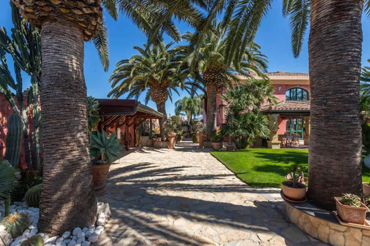 Villa Flumini Флумини ди Куарту Екстериор снимка