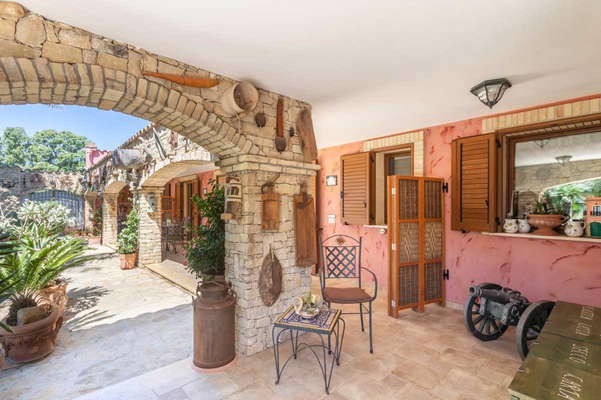 Villa Flumini Флумини ди Куарту Екстериор снимка