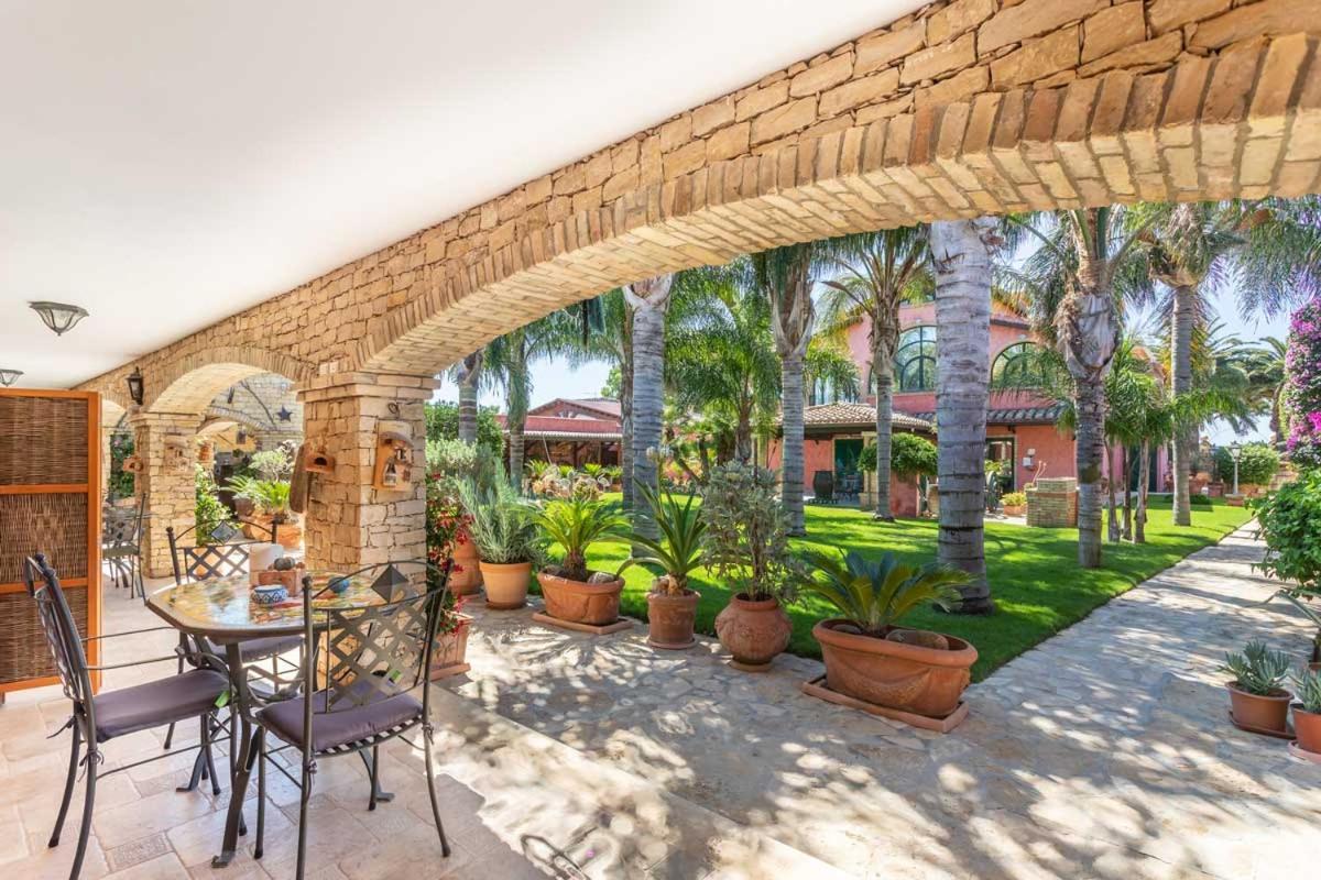 Villa Flumini Флумини ди Куарту Екстериор снимка