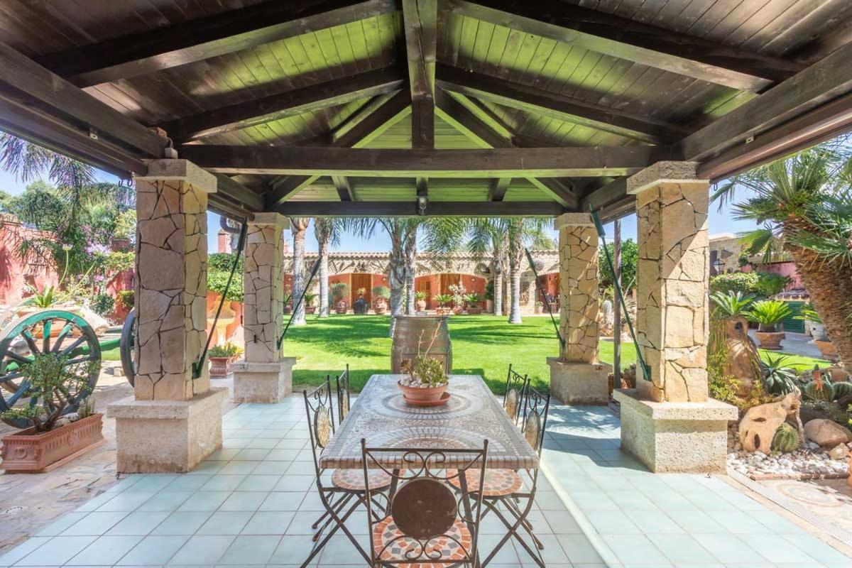 Villa Flumini Флумини ди Куарту Екстериор снимка