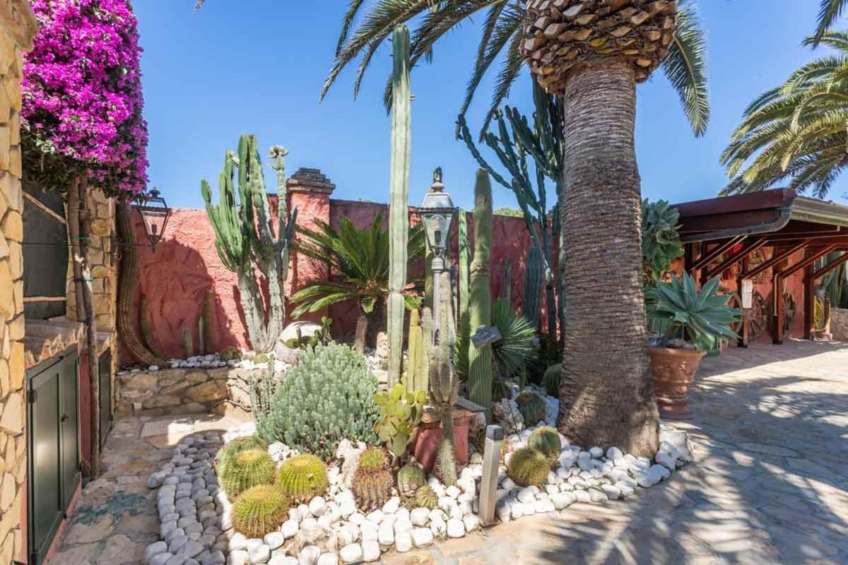 Villa Flumini Флумини ди Куарту Екстериор снимка