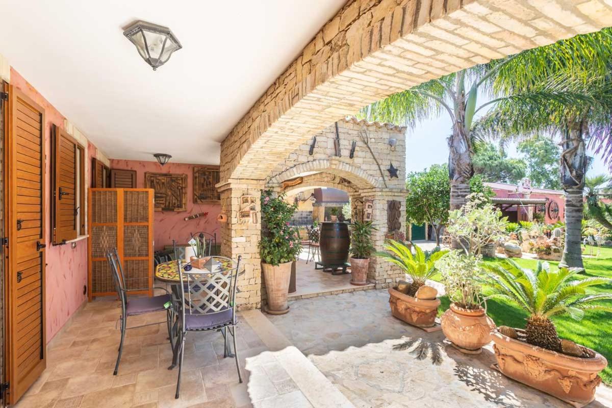 Villa Flumini Флумини ди Куарту Екстериор снимка
